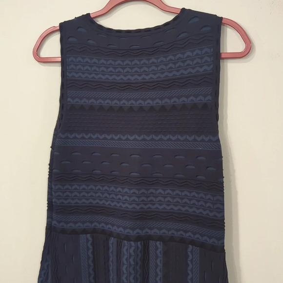 Ann Taylor Dress Navy Sleeveless Textured Knit Stretch size Medium - Picture 8 of 12